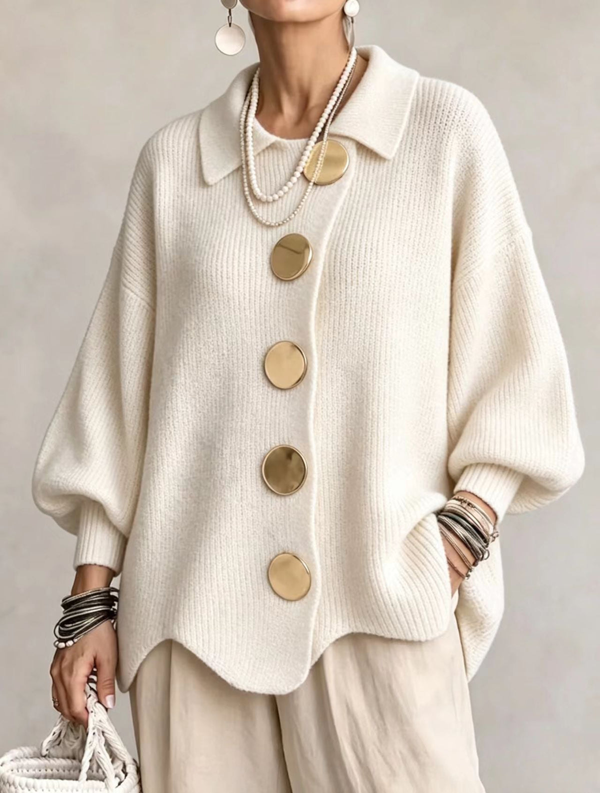 Victory | Oversized cardigan with large golden buttons