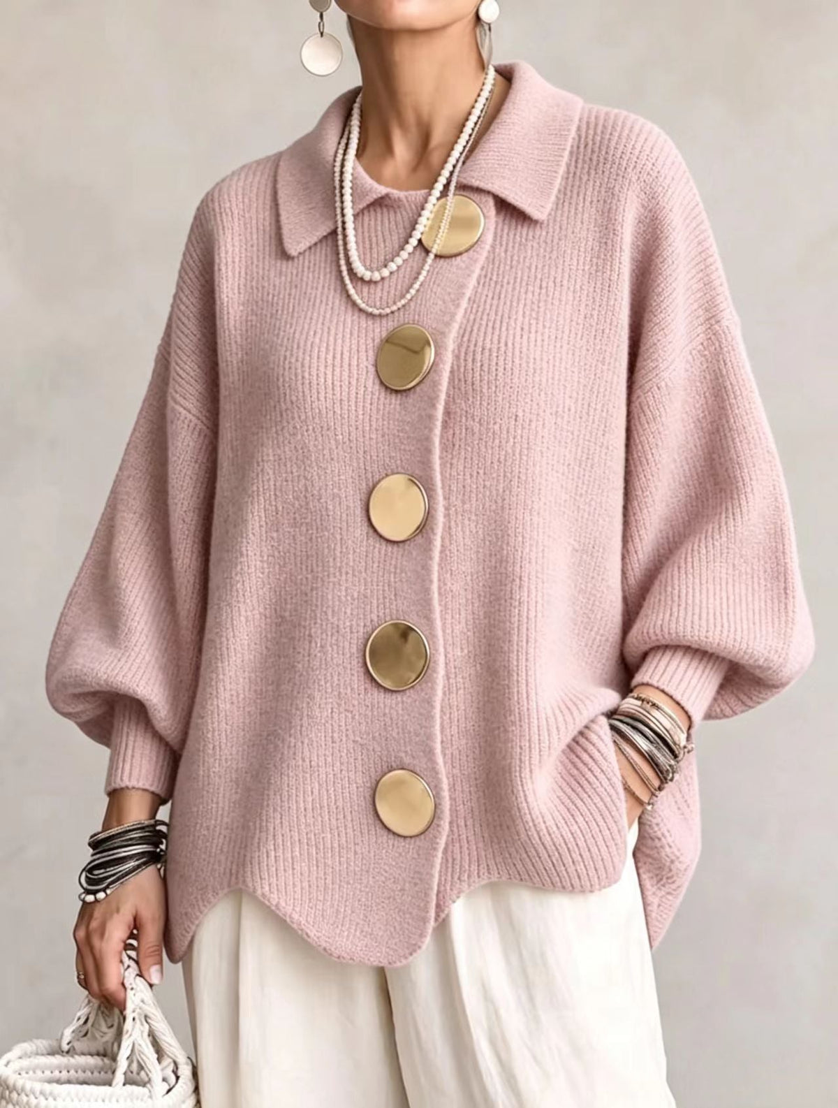 Victory | Oversized cardigan with large golden buttons
